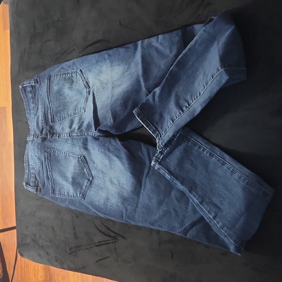 Distressed jeans - Picture 3 of 4